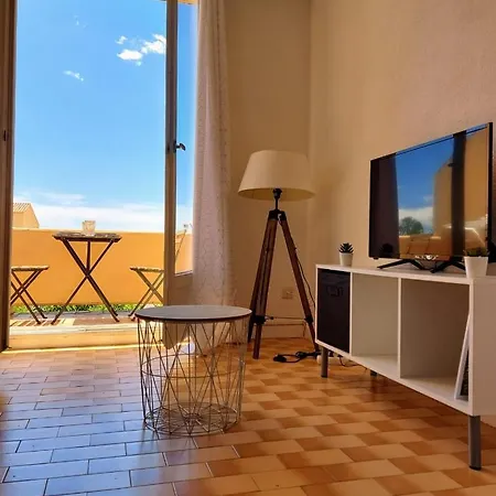 Apartment Coquet Studio Avec Belle Terrasse *